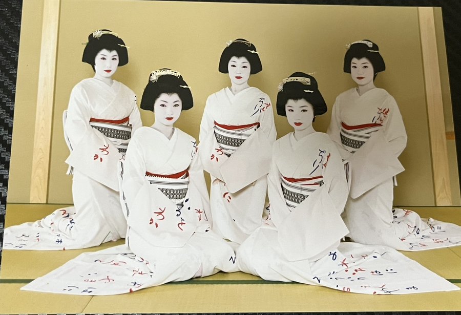 芸妓衆 白着物の集合写真