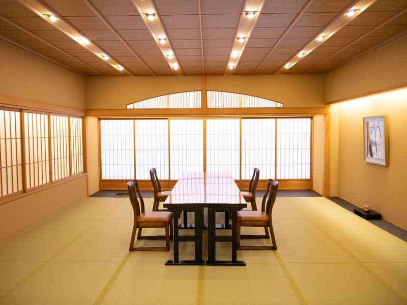 広間（障子の光）